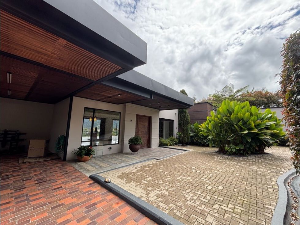 Casa en arriendo Antioquia El Retiro El Retiro 420 m2 Habitaciones 3 Baños 5 Garajes 2 Precio $16786000