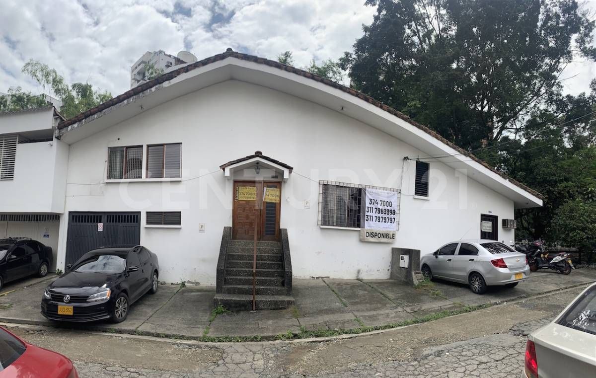 Casa en venta Valle Del Cauca Cali Normandía 525 m2 Habitaciones 3 Baños 4 Garajes 6 Precio $2200000000
