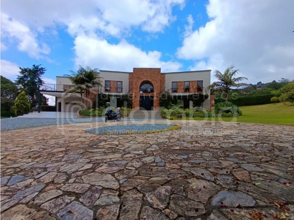 Casa en arriendo Antioquia Envigado Envigado 760 m2 Habitaciones 4 Baños 6 Garajes 4 Precio $40000000
