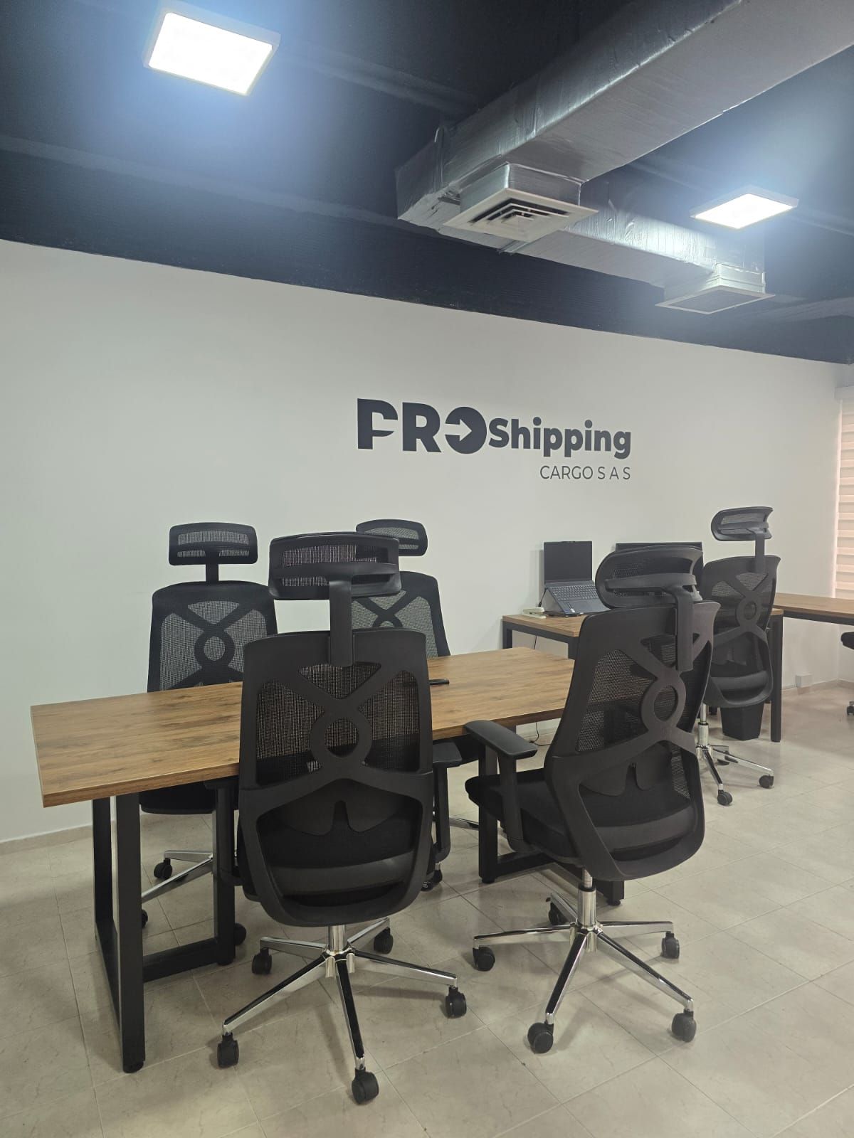 Oficina en arriendo Antioquia Medellín Castropol 37 m2 Habitaciones 0 Baños 1 Garajes 1 Precio $3500000