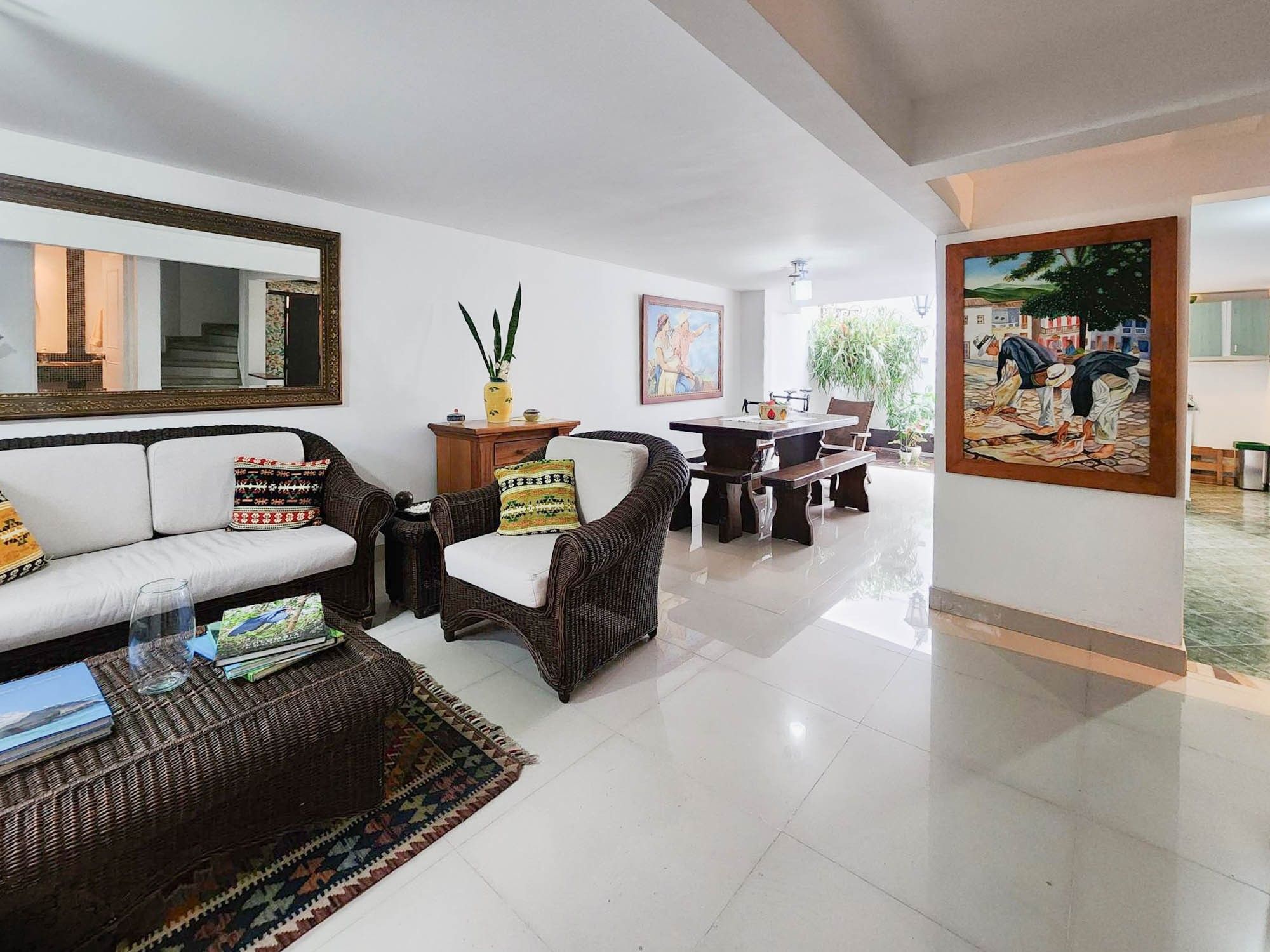 Casa en venta Antioquia Medellín La Mota 145 m2 Habitaciones 3 Baños 3 Garajes 2 Precio $849000000