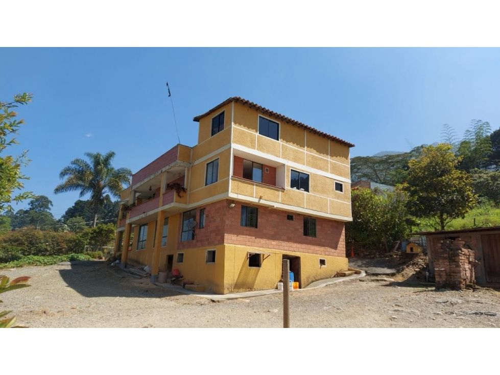 Casa en venta Antioquia Envigado La Inmaculada 380 m2 Habitaciones 6 Baños 5 Garajes 6 Precio $3200000000