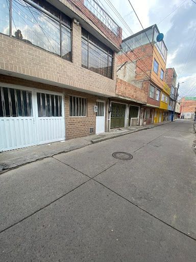 Casa en venta Cundinamarca Bogotá La Gaitana 180 m2 Habitaciones 5 Baños 2 Garajes 1 Precio $420000000