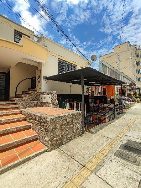 Local en arriendo Antioquia Medellín Los Conquistadores 20 m2 Habitaciones 0 Baños 1 Garajes 0 Precio $2000000