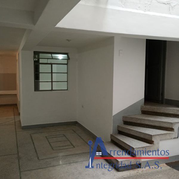 Casa en arriendo Antioquia Medellín Caicedo 90 m2 Habitaciones 5 Baños 2 Garajes 0 Precio $1800000