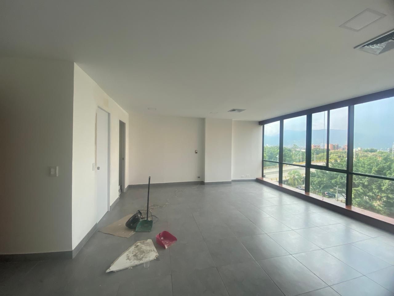 Oficina en venta Antioquia Medellín La Aguacatala 80 m2 Habitaciones 0 Baños 2 Garajes 1 Precio $900000000