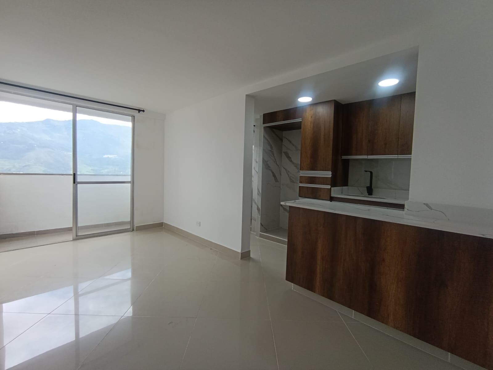 Apartamento en arriendo Antioquia Bello Nazareth 54 m2 Habitaciones 3 Baños 2 Garajes 1 Precio $1700000