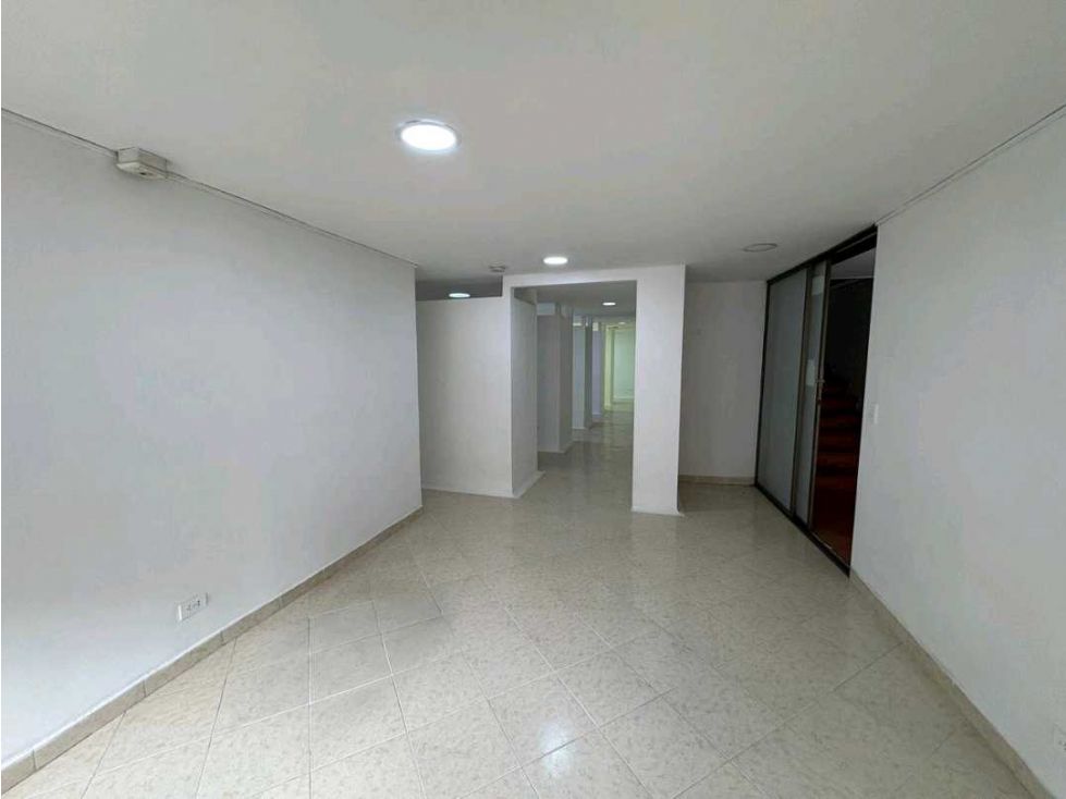 Local en arriendo Antioquia Envigado Zona Centro 95 m2 Habitaciones 0 Baños 2 Garajes 0 Precio $4000000