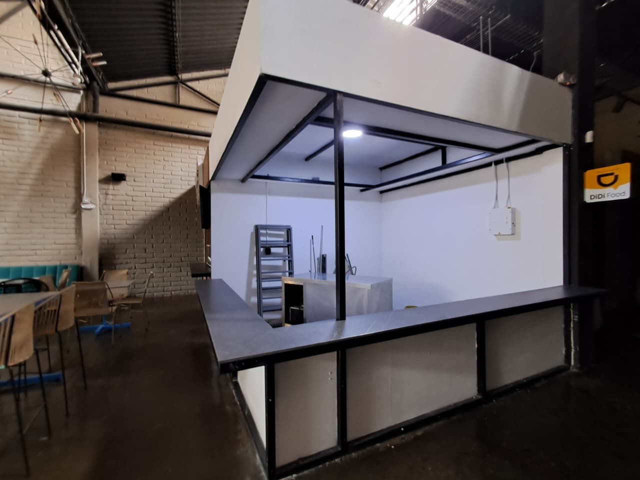 Local en arriendo Antioquia Medellín Cuarta Brigada 12 m2 Habitaciones 0 Baños 0 Garajes 0 Precio $4100000