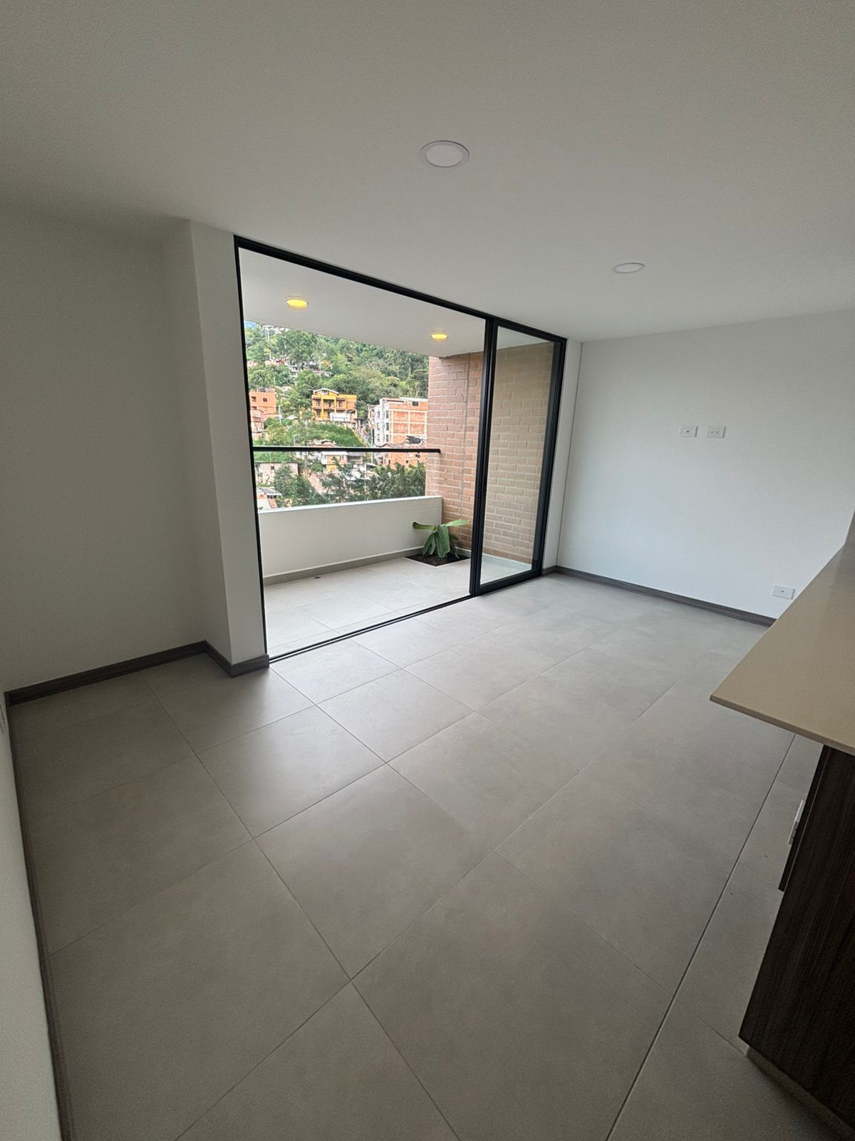 Apartamento en arriendo Antioquia Envigado El Salado 72 m2 Habitaciones 3 Baños 2 Garajes 1 Precio $4000000