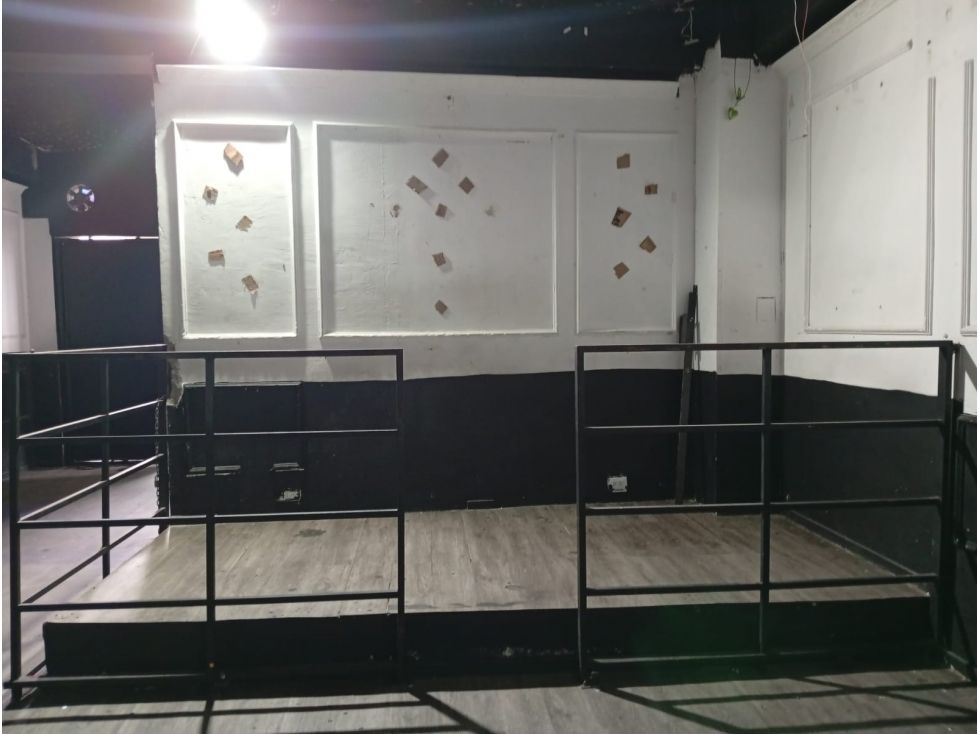 Local en venta Antioquia Medellín La Salle 100 m2 Habitaciones 0 Baños 2 Garajes 0 Precio $350000000