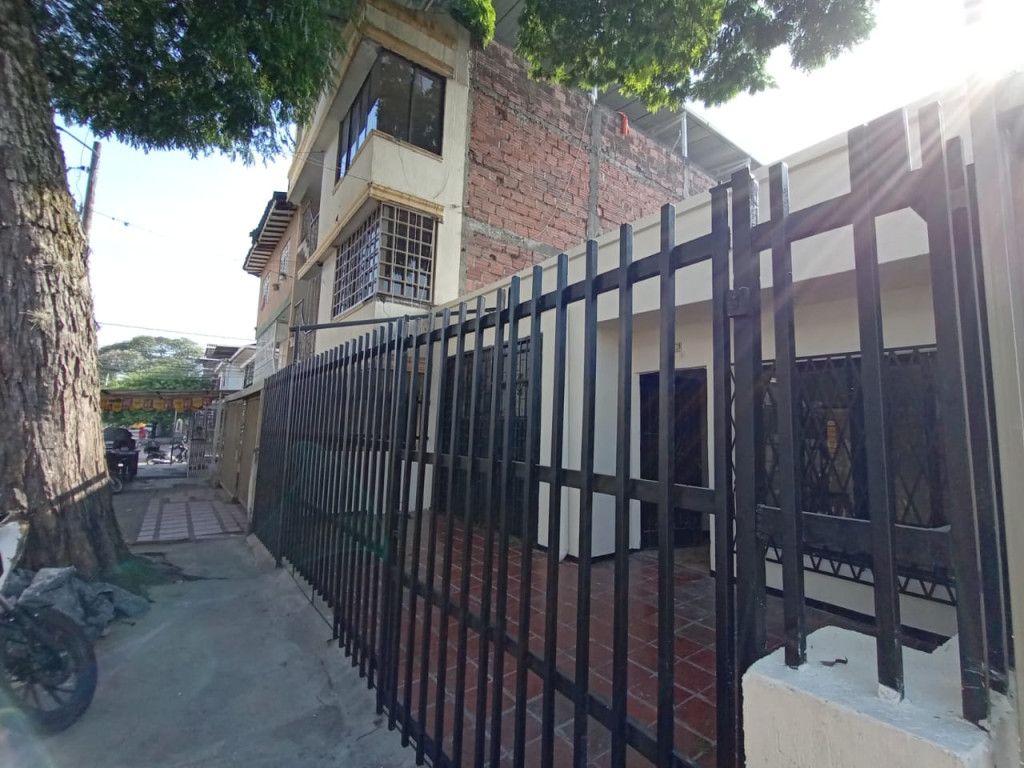 Casa en venta Valle Del Cauca Cali Panamericano 100 m2 Habitaciones 3 Baños 2 Garajes 1 Precio $470000000