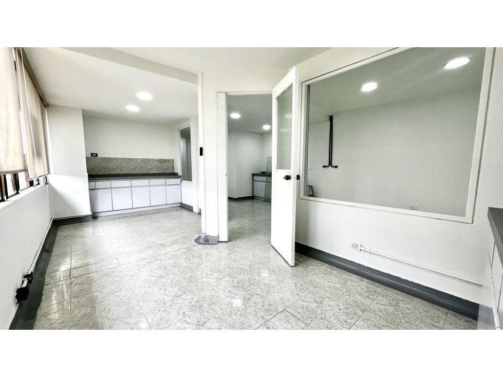 Oficina en arriendo Cundinamarca Bogotá Santa Barbara Occidental 114 m2 Habitaciones 0 Baños 1 Garajes 1 Precio $4074000