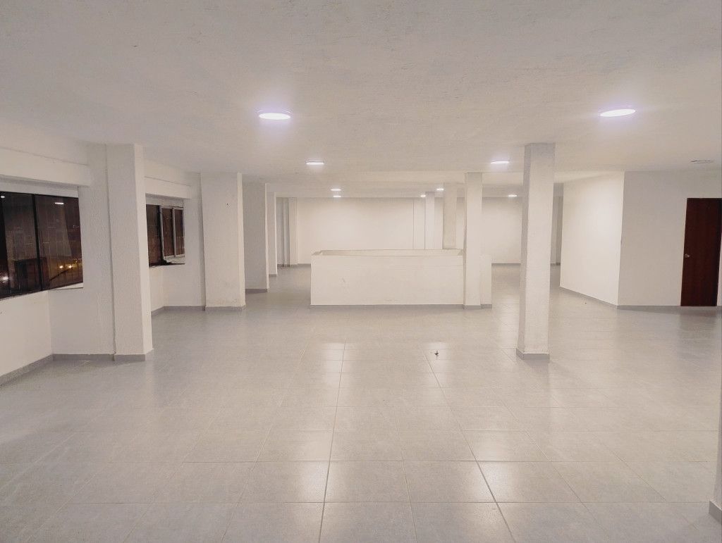 Local en arriendo Valle Del Cauca Cali Santa Isabel 250 m2 Habitaciones 0 Baños 4 Garajes 0 Precio $5800000