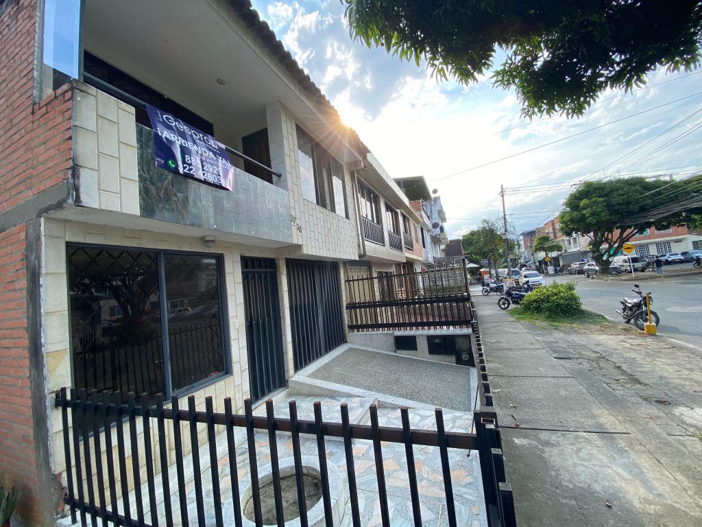 Casa en arriendo Valle Del Cauca Cali Caney 340 m2 Habitaciones 4 Baños 4 Garajes 1 Precio $2450000