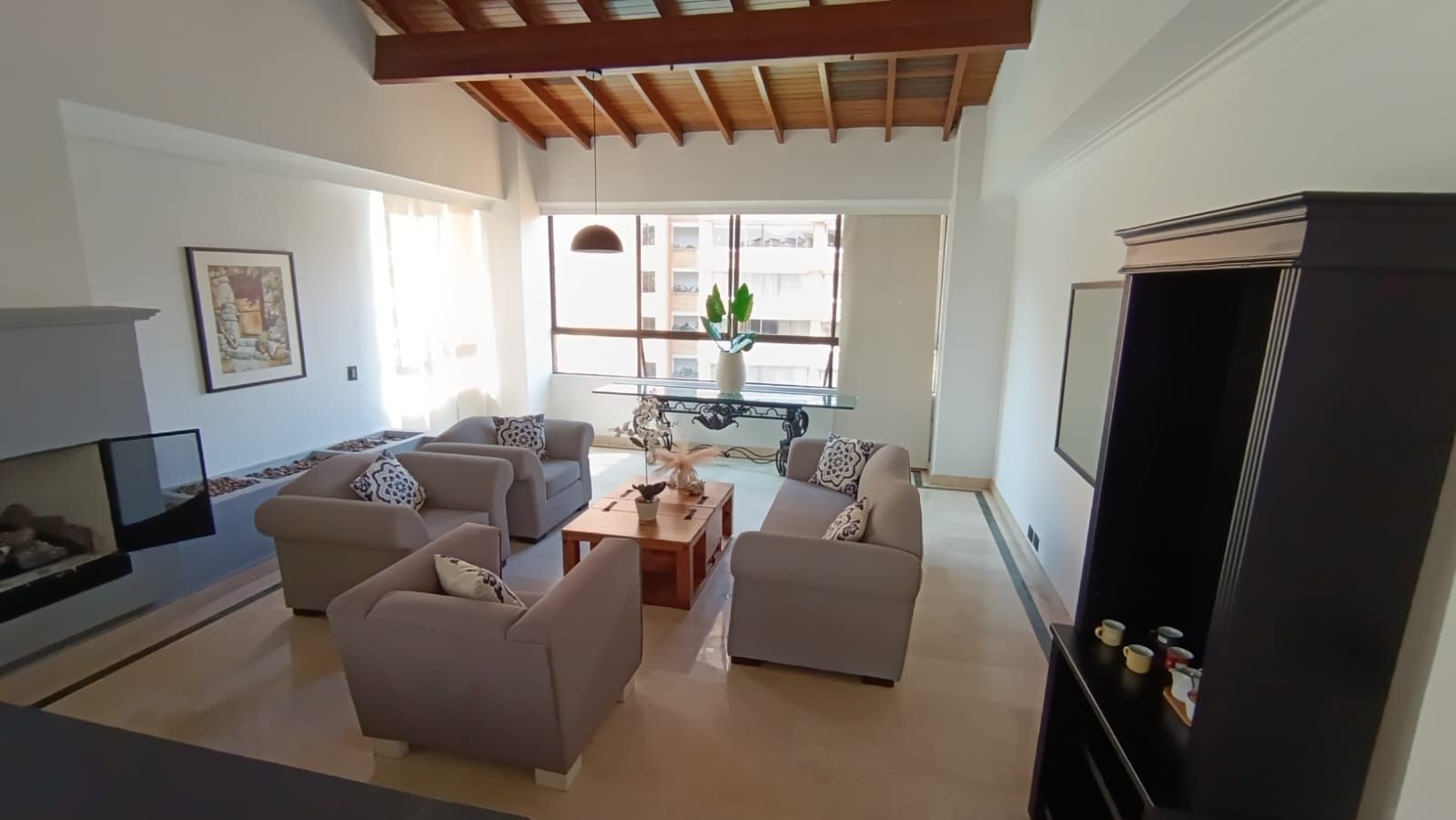 Apartamento en arriendo Antioquia Medellín Los Balsos No2 300 m2 Habitaciones 4 Baños 5 Garajes 3 Precio $10000000