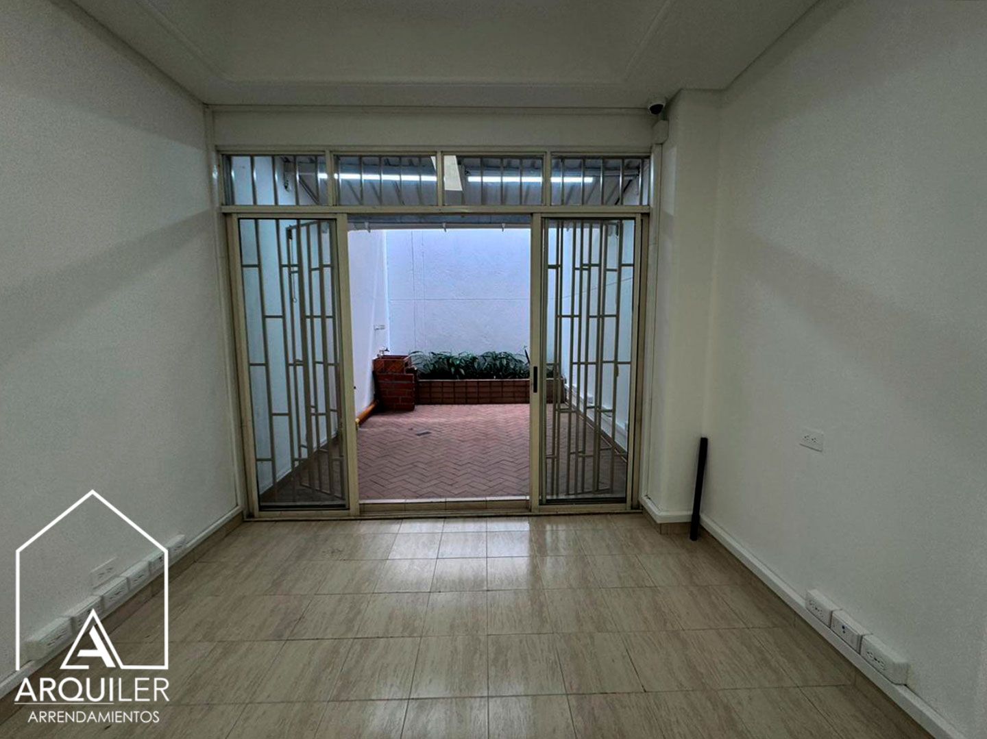 Oficina en arriendo Antioquia Medellín La America 35 m2 Habitaciones 0 Baños 1 Garajes 0 Precio $1350000