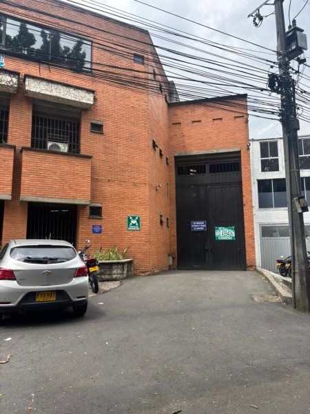 Bodega en arriendo Antioquia Medellín La Aguacatala 1 m2 Habitaciones 0 Baños 3 Garajes 0 Precio $47000000