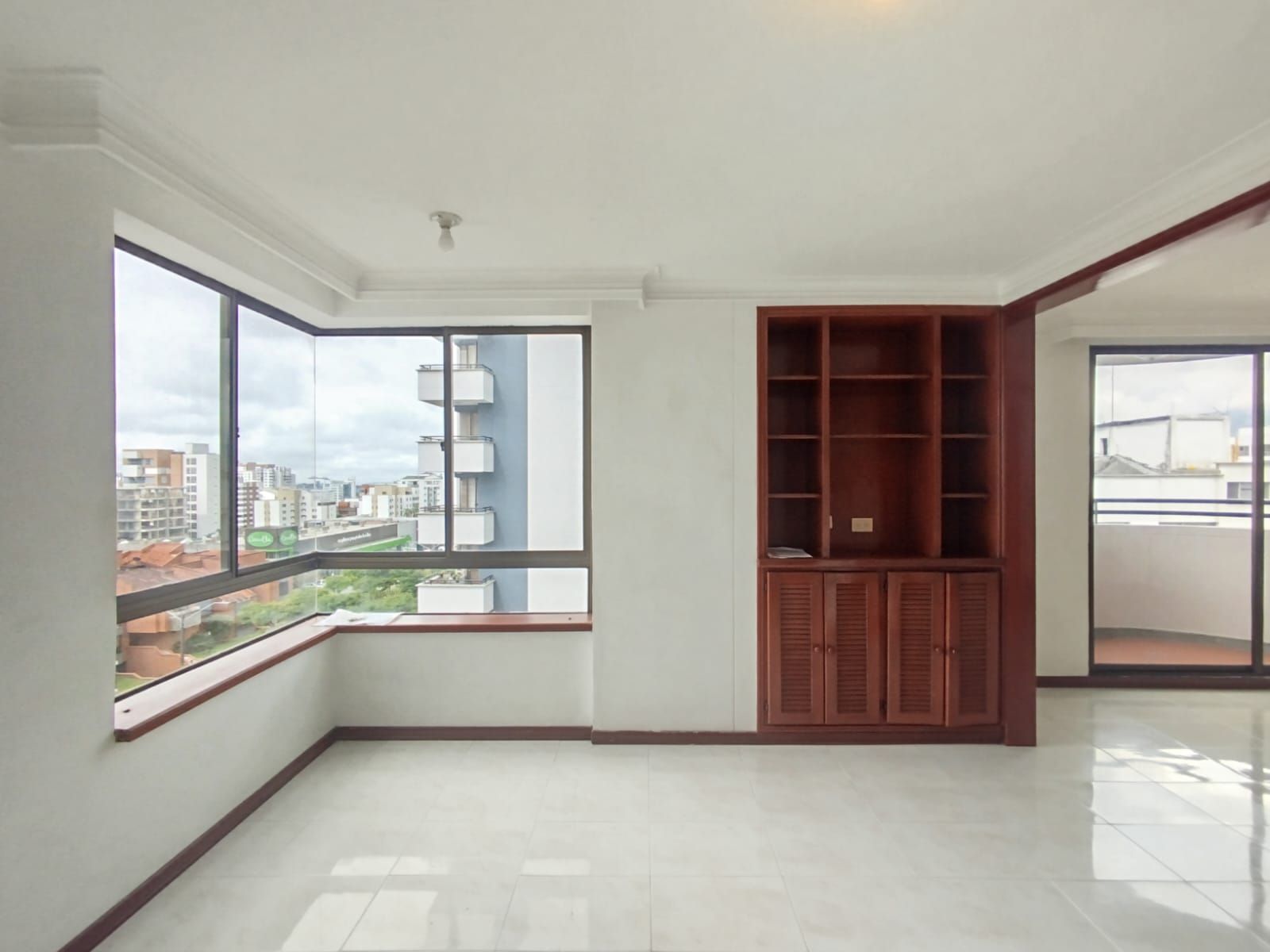 Apartamento en arriendo o venta Risaralda Pereira Pinares De San Martin 128 m2 Habitaciones 3 Baños 2 Garajes 1 Precio venta $850000000 Precio arriendo $3550000