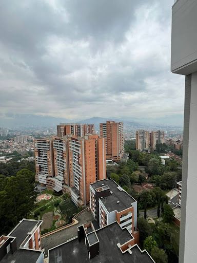 Apartamento en arriendo Antioquia Envigado Loma De Las Brujas 160 m2 Habitaciones 3 Baños 4 Garajes 1 Precio $8500000