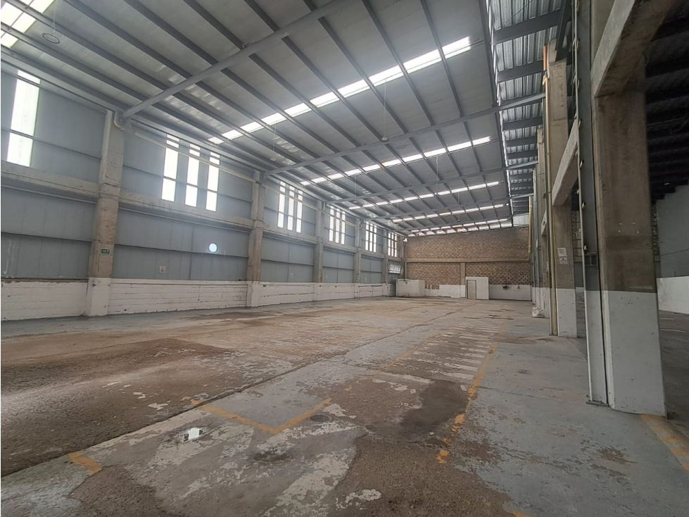 Bodega en arriendo Antioquia La Estrella Caquetá 1300 m2 Habitaciones 0 Baños 2 Garajes 0 Precio $33000000