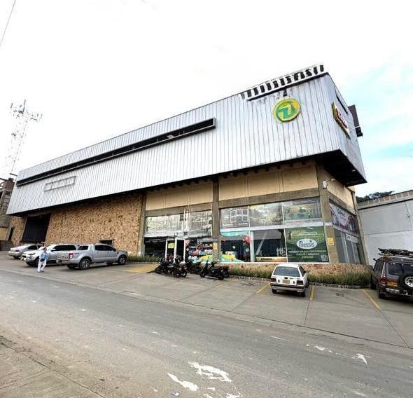 Edificio en venta Valle Del Cauca Cali El Bosque 1500 m2 Habitaciones 0 Baños 9 Garajes 0 Precio $5627411288