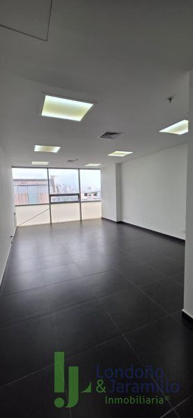 Oficina en arriendo Antioquia Envigado Primavera 37 m2 Habitaciones 0 Baños 10 Garajes 1 Precio $3000000