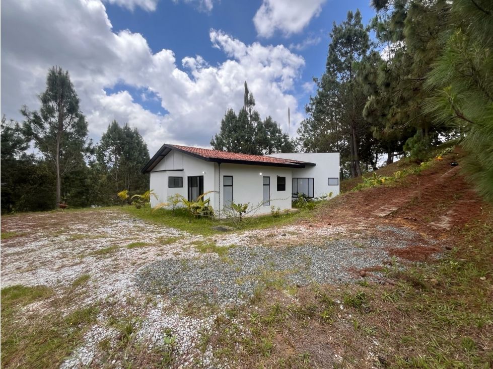 Casa Campestre en arriendo Antioquia El Retiro El Retiro 120 m2 Habitaciones 3 Baños 3 Garajes 3 Precio $7000000