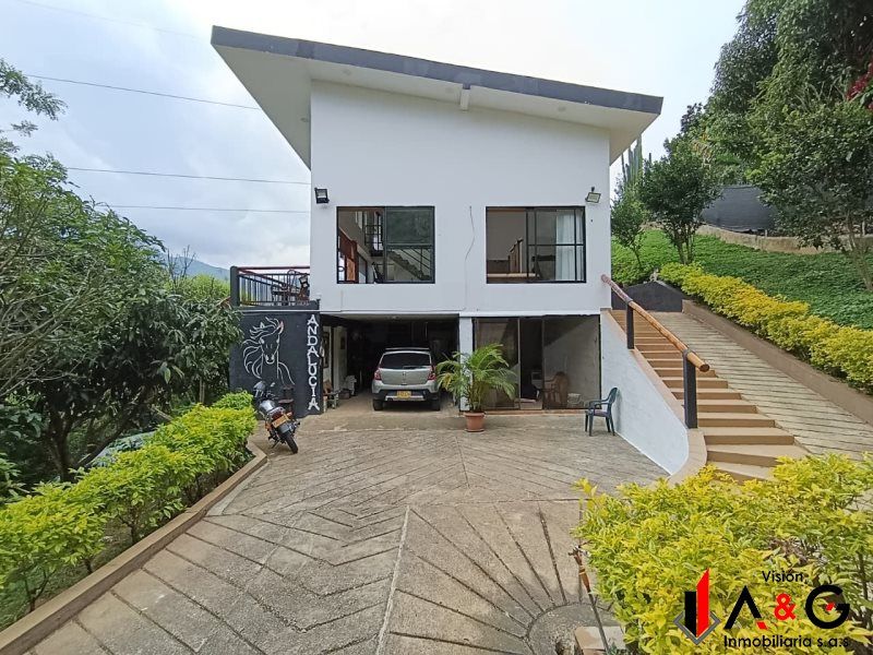 Casa en arriendo Antioquia Girardota Girardota 1800 m2 Habitaciones 3 Baños 3 Garajes 1 Precio $6000000