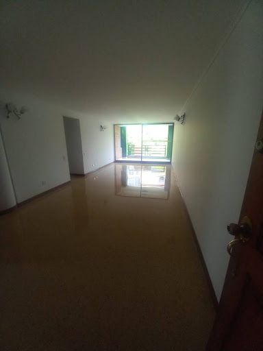 Apartamento en arriendo Antioquia Medellín Los Conquistadores 110 m2 Habitaciones 3 Baños 3 Garajes 2 Precio $5000000