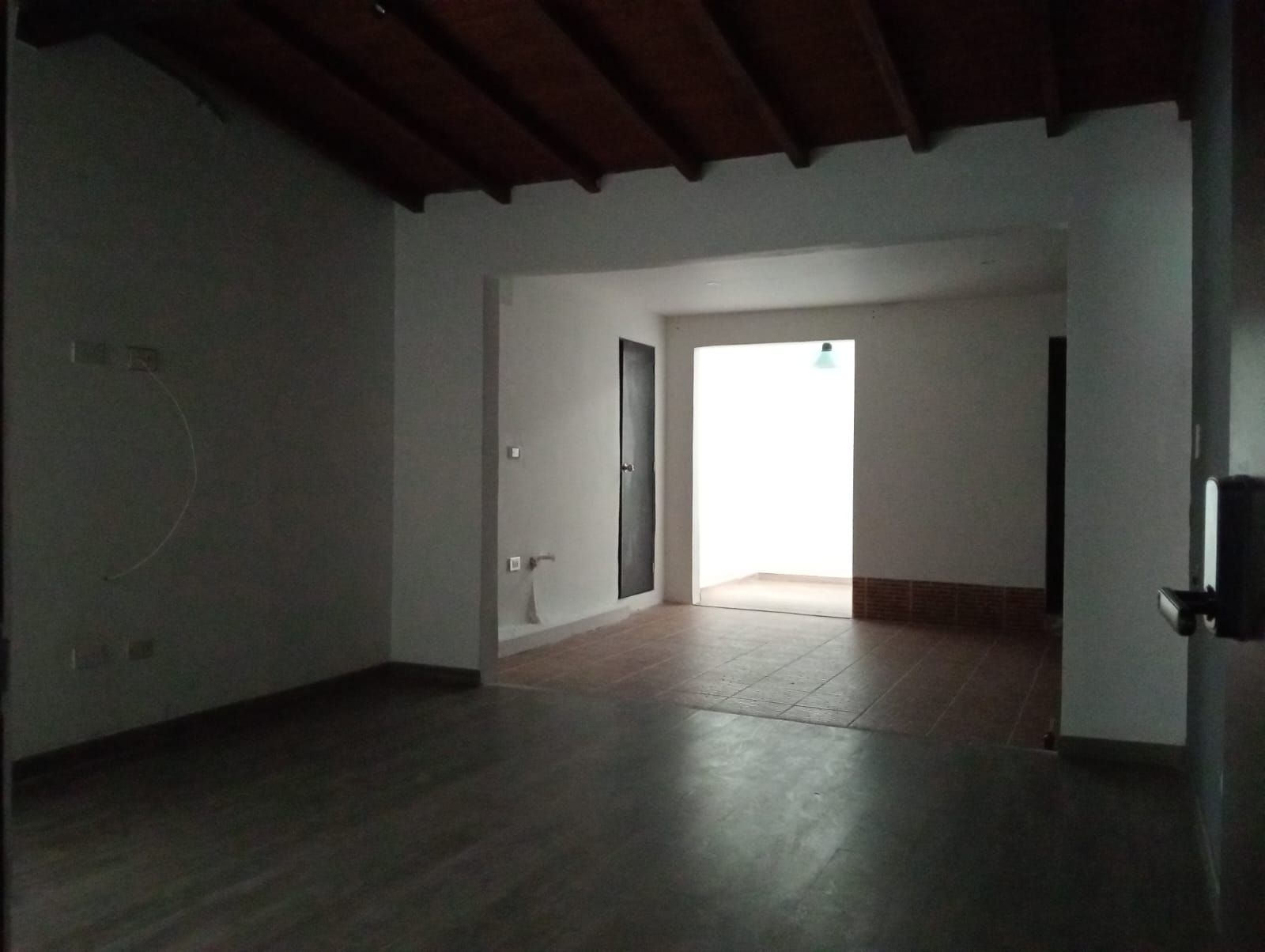 Oficina en arriendo Antioquia Medellín Los Conquistadores 33 m2 Habitaciones 0 Baños 1 Garajes 0 Precio $2200000