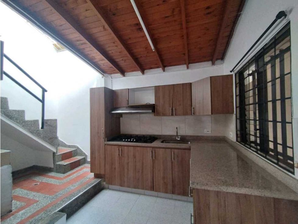 Casa en arriendo Antioquia Medellín Los Alpes 135 m2 Habitaciones 5 Baños 3 Garajes 0 Precio $3500000