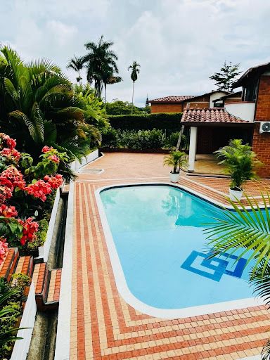 Casa en arriendo Risaralda Pereira Pereira 350 m2 Habitaciones 4 Baños 5 Garajes 6 Precio $8424000