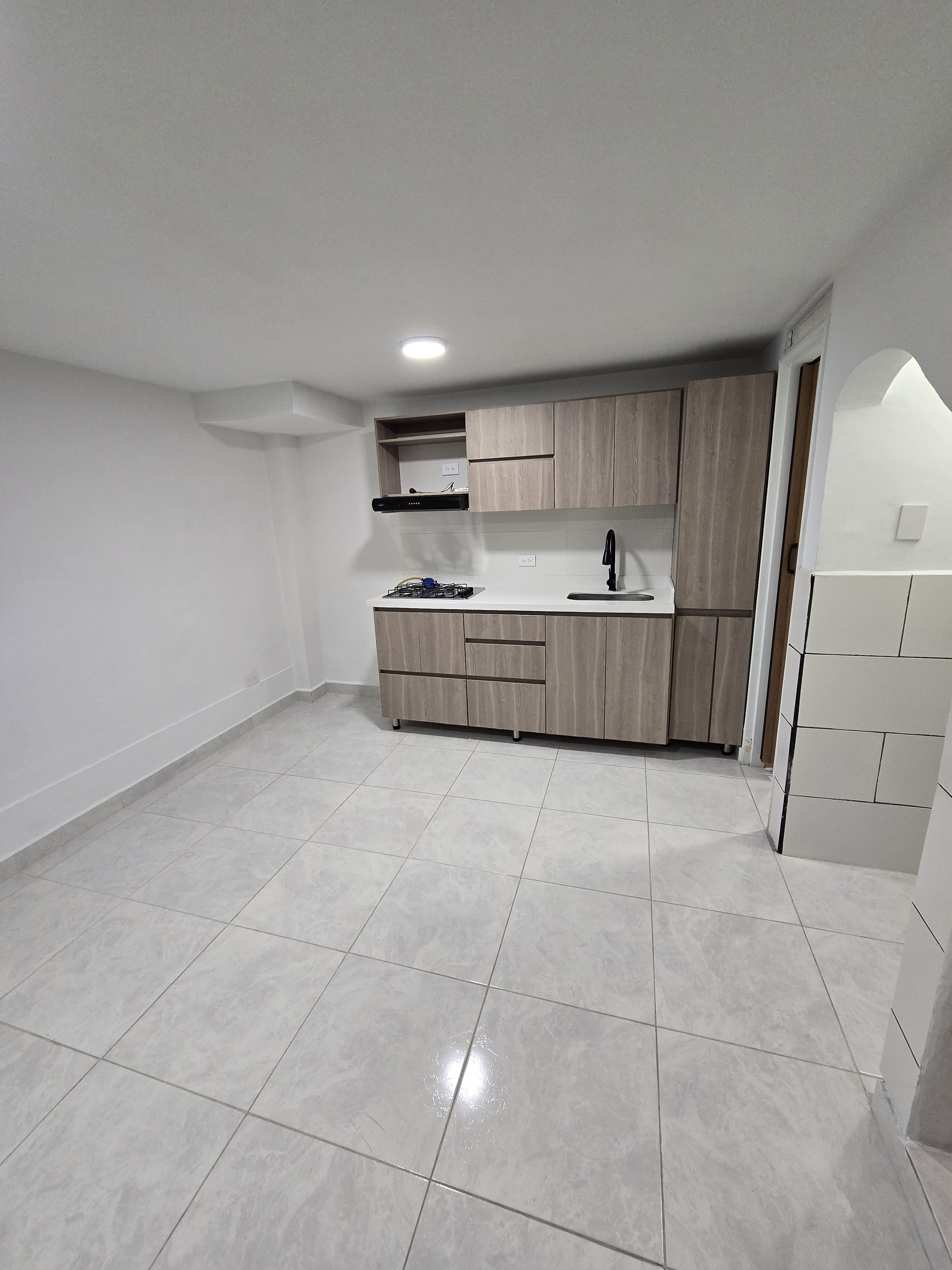 Apartaestudio en arriendo Antioquia Medellín Simon Bolivar 20 m2 Habitaciones 1 Baños 1 Garajes 0 Precio $1100000