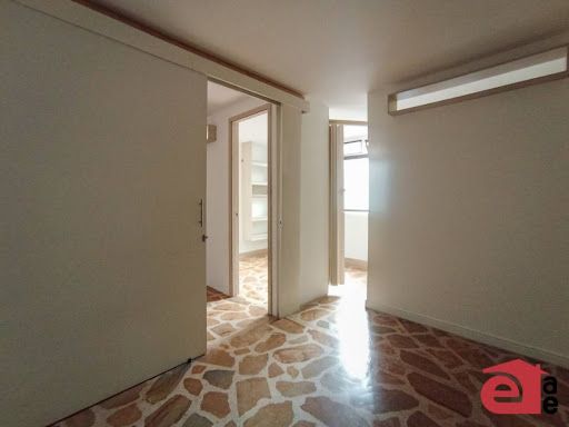 Oficina en arriendo Antioquia Envigado Zona Centro 24 m2 Habitaciones 0 Baños 1 Garajes 0 Precio $1800000