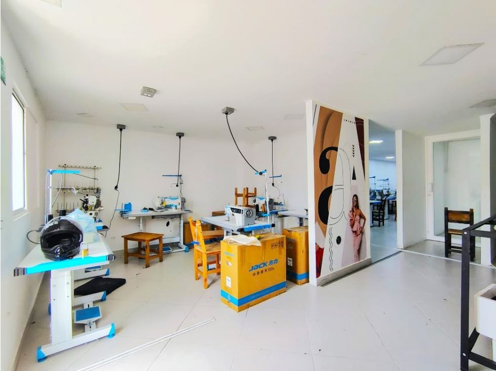 Bodega en arriendo Antioquia Itagüí Santa Maria Et Iii 200 m2 Habitaciones 0 Baños 3 Garajes 0 Precio $3800000