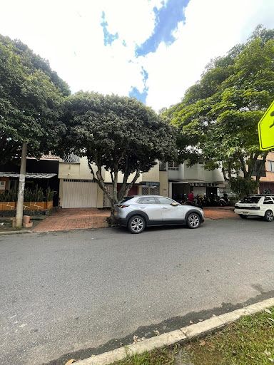 Casa en venta Santander Bucaramanga Campestre 250 m2 Habitaciones 4 Baños 4 Garajes 2 Precio $1100000000