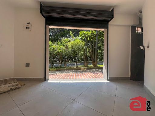 Local en arriendo Antioquia Envigado Los Naranjos 14 m2 Habitaciones 0 Baños 1 Garajes 0 Precio $1400000