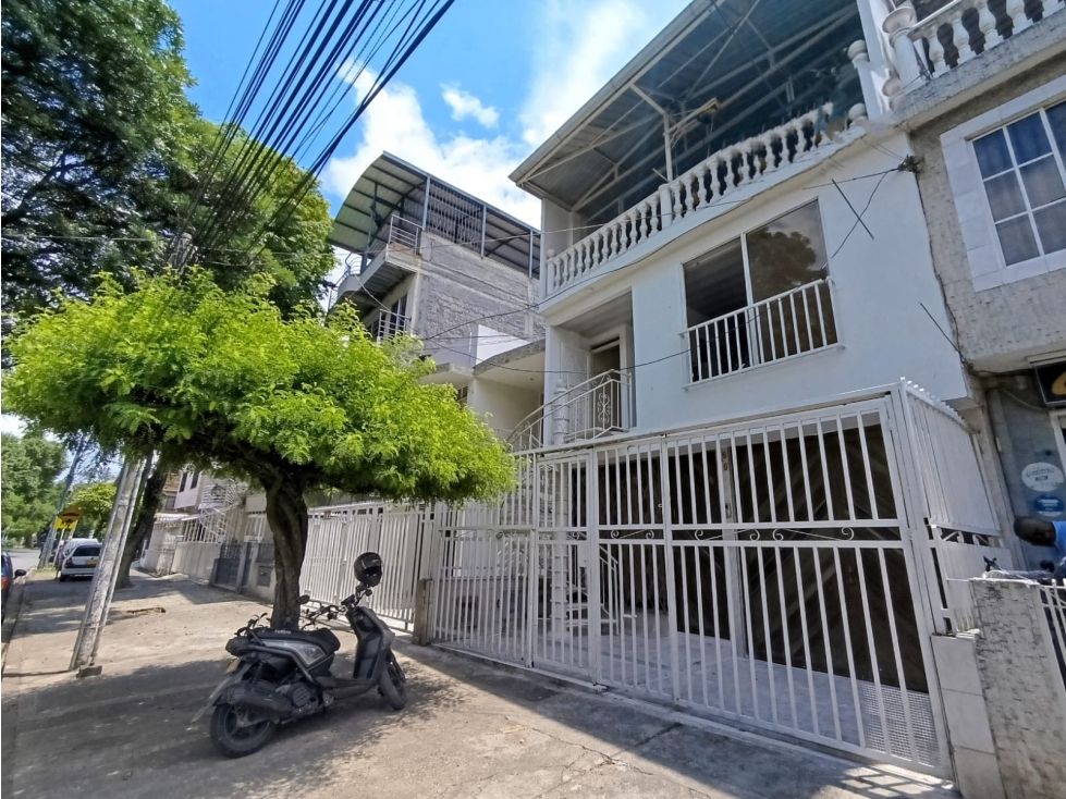 Casa en venta Valle Del Cauca Cali La Base 260 m2 Habitaciones 7 Baños 5 Garajes 1 Precio $585000000