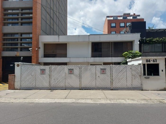 Casa en venta Cundinamarca Bogotá Antiguo Country 348 m2 Habitaciones 15 Baños 5 Garajes 4 Precio $3500000000