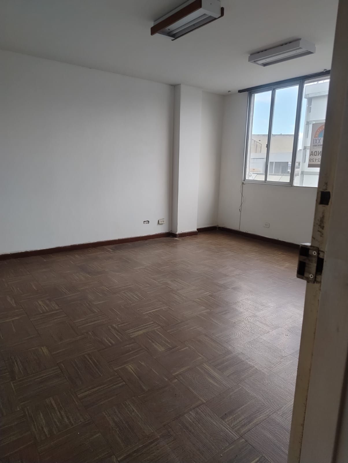 Oficina en arriendo Valle Del Cauca Cali San Vicente 28 m2 Habitaciones 0 Baños 1 Garajes 0 Precio $977000