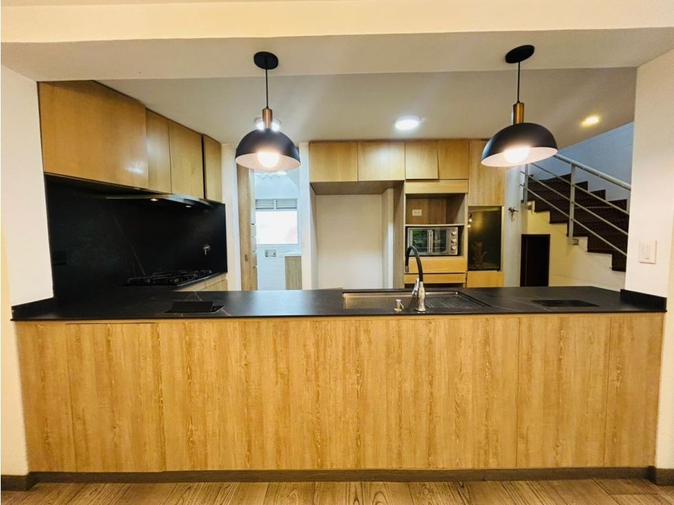 Casa en arriendo Antioquia Envigado Zúñiga 175 m2 Habitaciones 3 Baños 3 Garajes 2 Precio $8500000