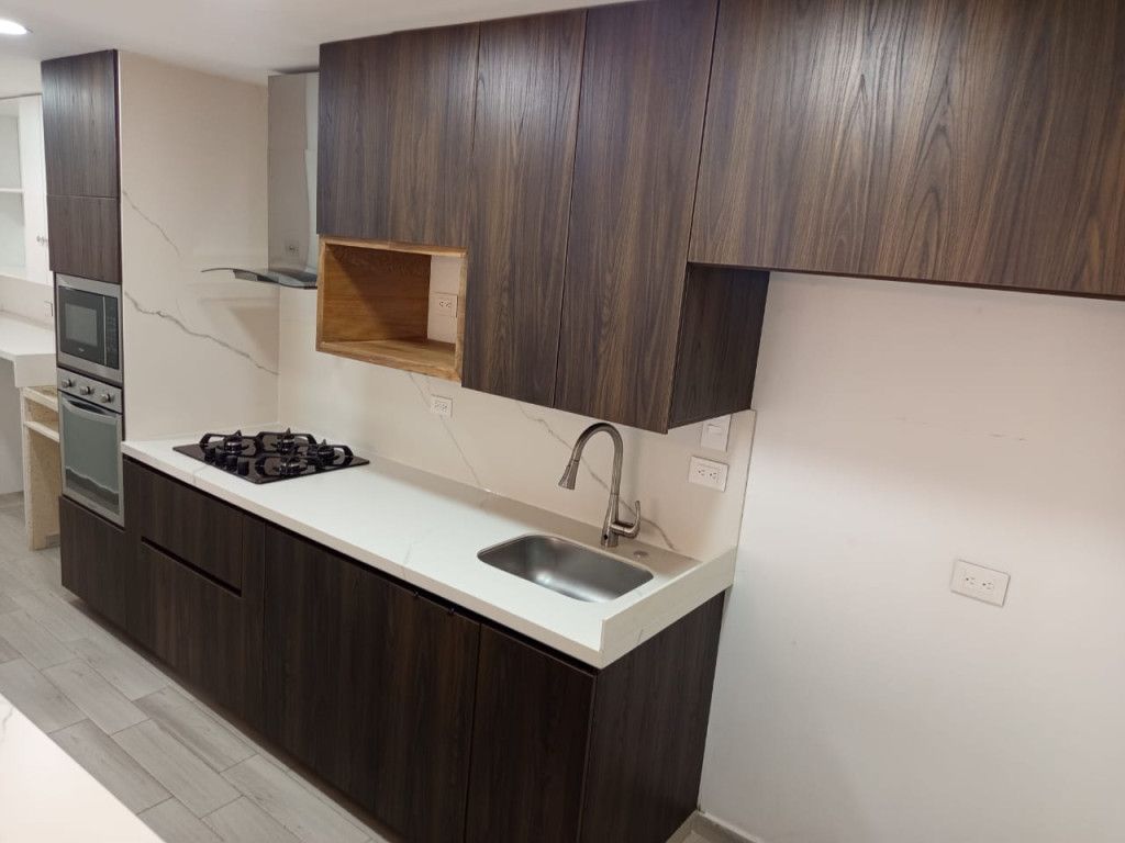 Apartamento en arriendo Antioquia Medellín La Colina 90 m2 Habitaciones 3 Baños 2 Garajes 1 Precio $3200000