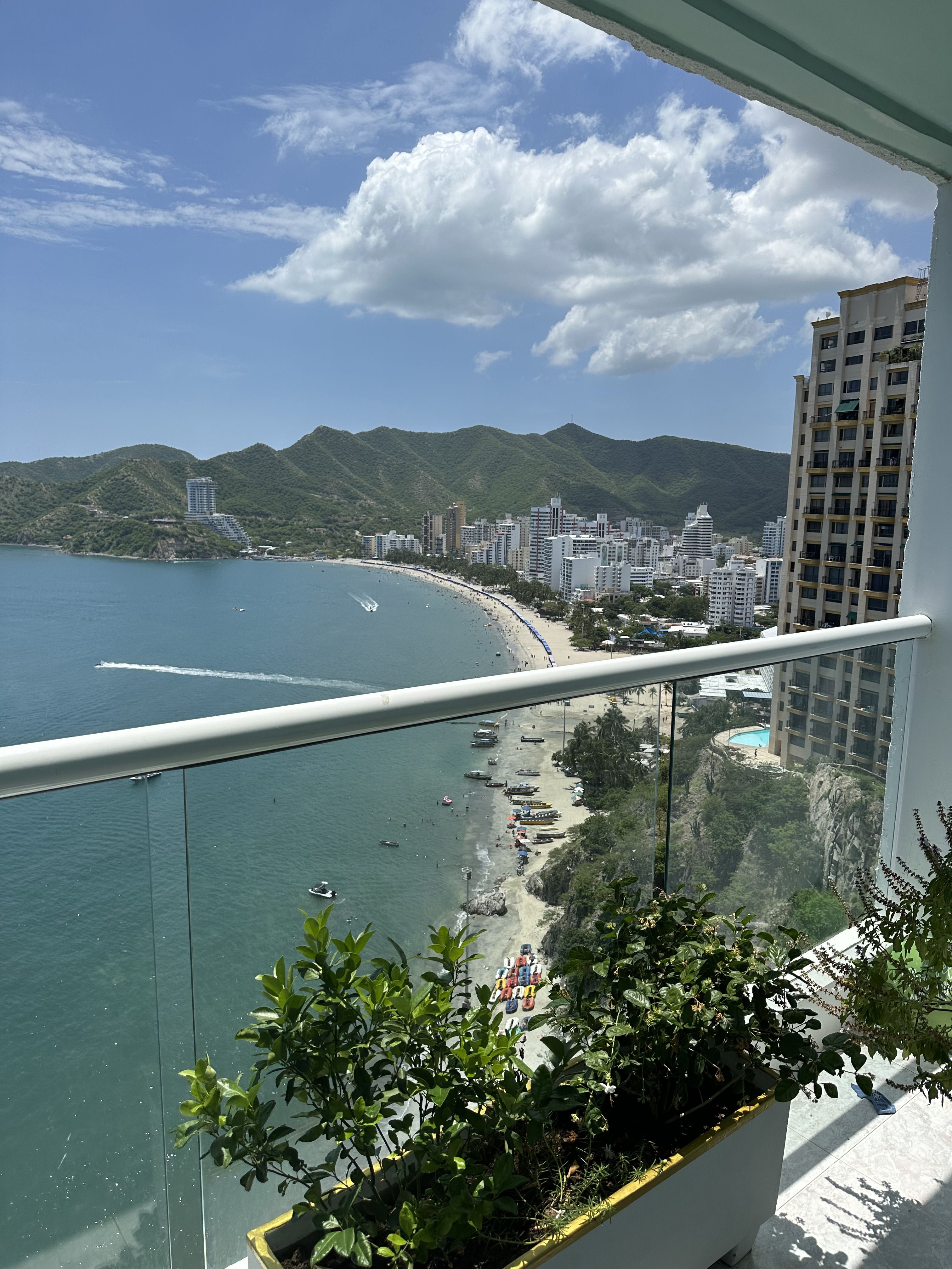 Apartamento en venta Magdalena Santa Marta Ub Los Laures 324 m2 Habitaciones 5 Baños 6 Garajes 2 Precio $1950000000