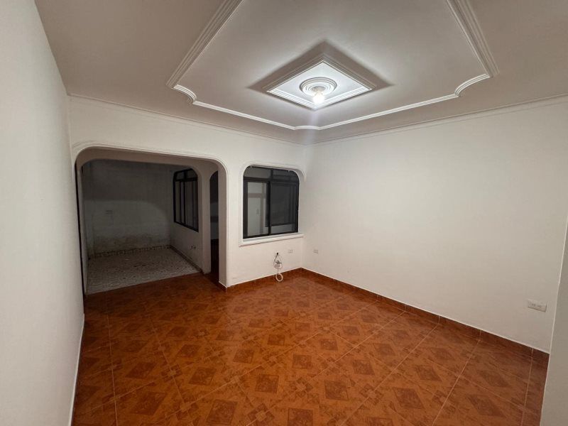 Casa en arriendo Antioquia Envigado Los Naranjos 120 m2 Habitaciones 4 Baños 2 Garajes 0 Precio $2500000