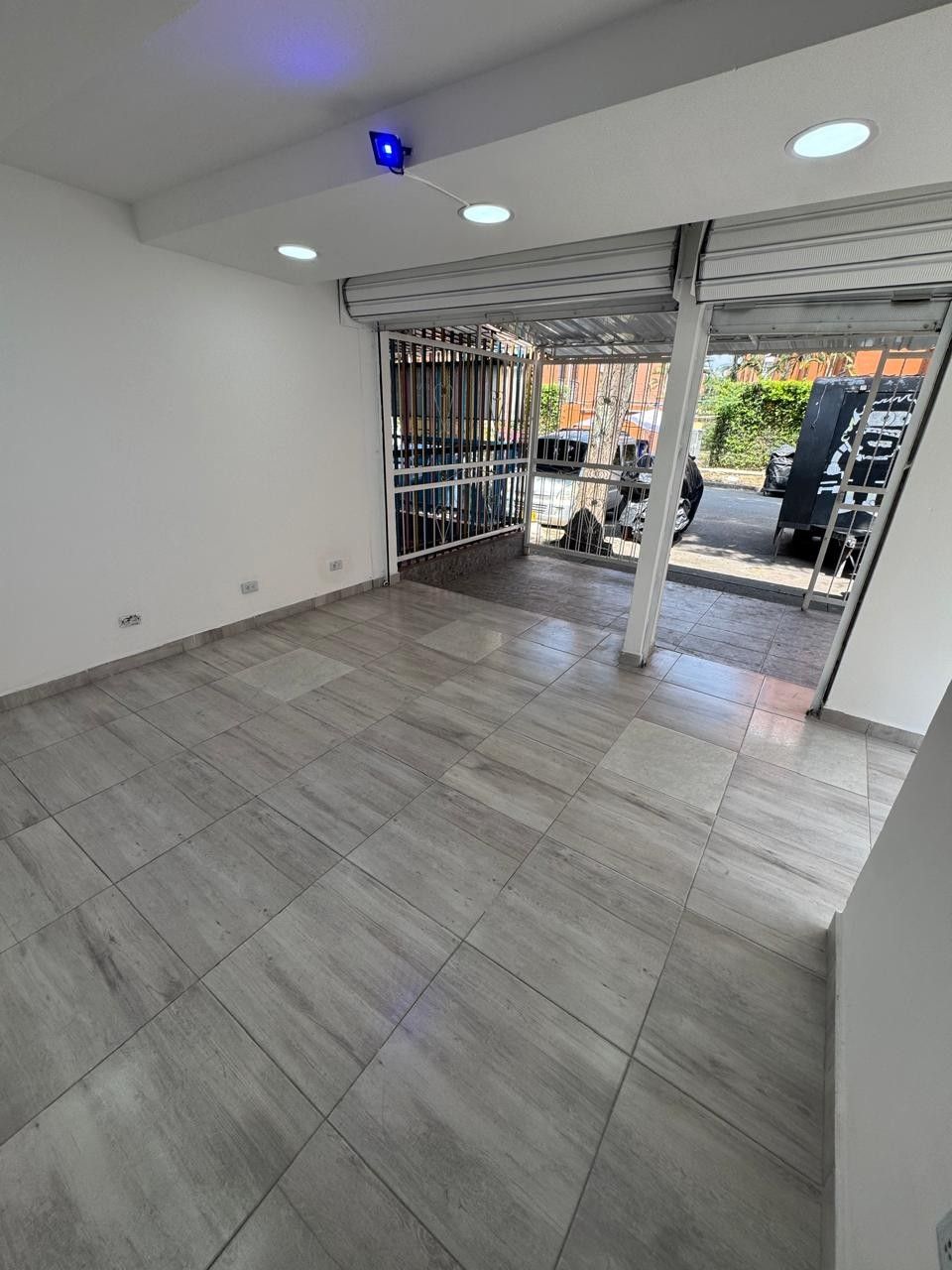 Casa en venta Valle Del Cauca Cali Urbanización Arizona 100 m2 Habitaciones 2 Baños 2 Garajes 2 Precio $290000000