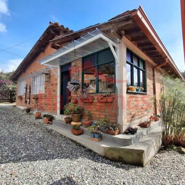 Casa en venta Antioquia El Retiro El Retiro 473 m2 Habitaciones 3 Baños 2 Garajes 1 Precio $600000000