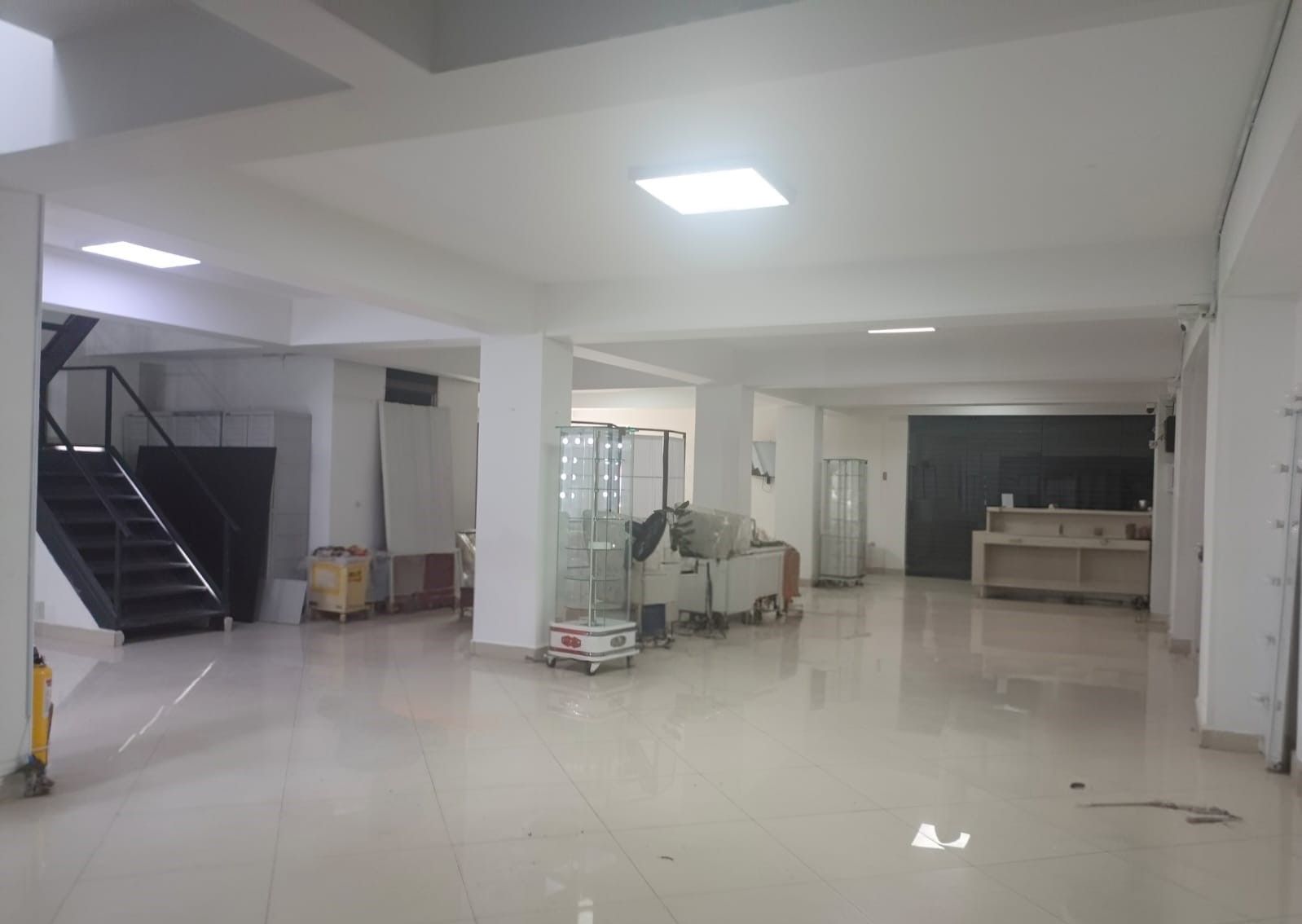 Oficina en arriendo Antioquia Medellín Rosales 185 m2 Habitaciones 0 Baños 2 Garajes 0 Precio $12500000