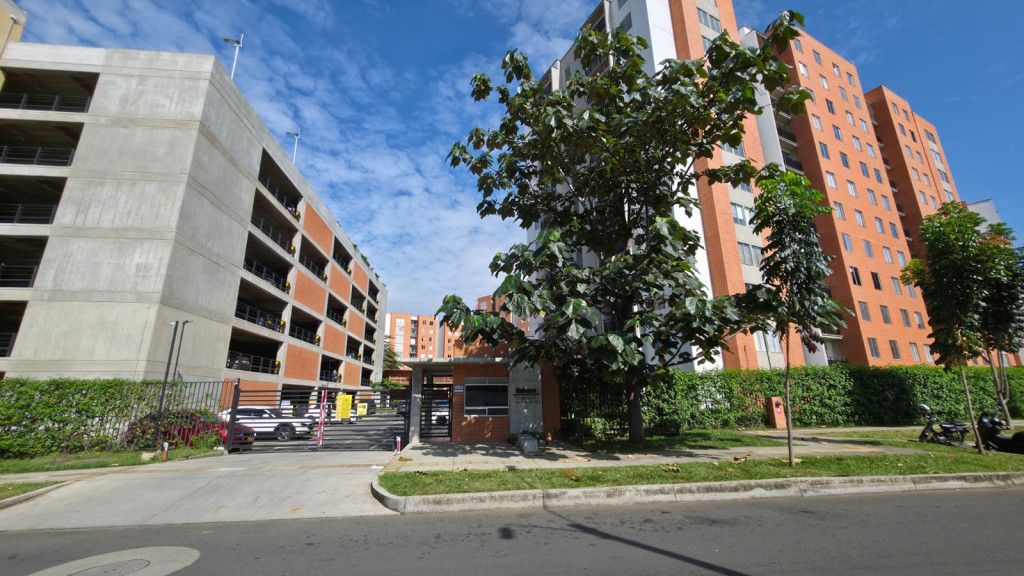 Apartamento en arriendo Valle Del Cauca Cali La Base 62 m2 Habitaciones 3 Baños 2 Garajes 1 Precio $1600000