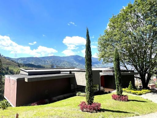 Casa en venta Antioquia Sabaneta Vereda La Doctora 400 m2 Habitaciones 5 Baños 4 Garajes 10 Precio $3600000000